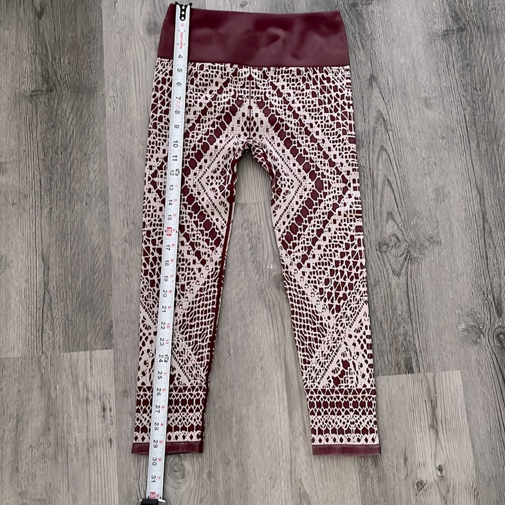 FABLETICS Seamless Reversible Matching Set - Picture 4 of 11